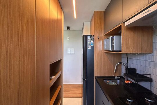 Cozinha  de apartamento à venda com 2 quartos, 44m² em Usina Piratininga, São Paulo
