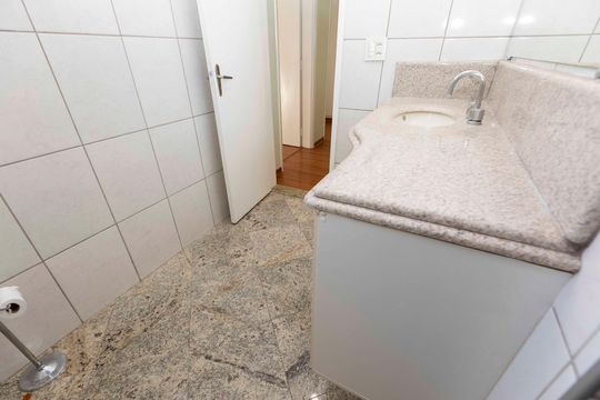 BANHEIRO de apartamento para alugar com 3 quartos, 99m² em Castelo, Campinas