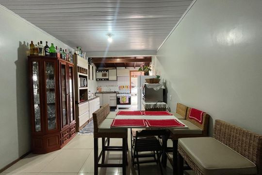 Casa à venda com 2 quartos, 360m² em Santos Dumont, São Leopoldo