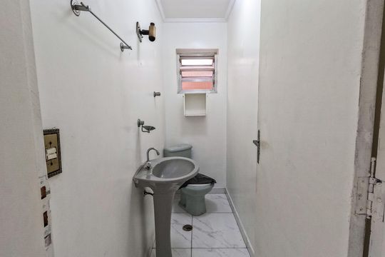 Casa para alugar com 4 quartos, 200m² em Parque Sao Domingos, São Paulo