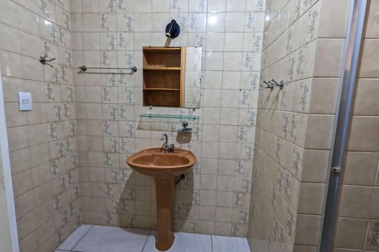 Casa para alugar com 4 quartos, 200m² em Parque Sao Domingos, São Paulo