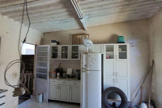 Quarto de serviço de casa para alugar com 2 quartos, 200m² em Chácara Coqueiro, Itaquaquecetuba
