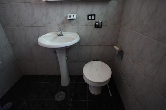 Banheiro da Suíte 1 de casa para alugar com 2 quartos, 90m² em Jardim das Flores, Osasco