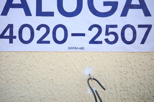 Placa  de casa para alugar com 2 quartos, 90m² em Jardim das Flores, Osasco