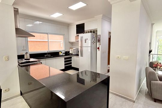 Cozinha de casa de condomínio à venda com 4 quartos, 373m² em Tarumã, Barueri