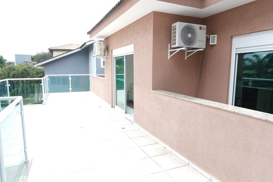 Sacada Quarto 2 de casa de condomínio à venda com 4 quartos, 373m² em Tarumã, Barueri