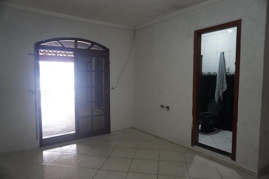 Casa para alugar com 3 quartos, 225m² em Vila Carmosina, São Paulo