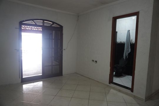 Casa para alugar com 3 quartos, 225m² em Vila Carmosina, São Paulo
