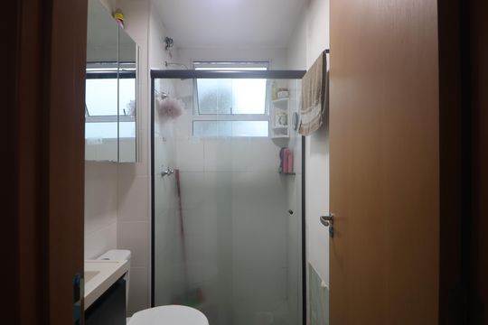 Banheiro de apartamento à venda com 2 quartos, 40m² em Mato Grande, Canoas