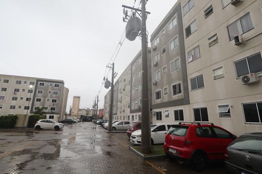Fachada do bloco/Placa de apartamento à venda com 2 quartos, 40m² em Mato Grande, Canoas