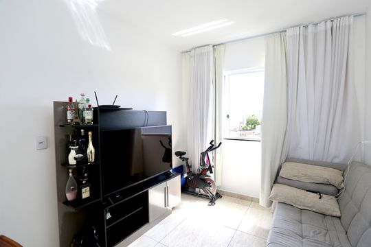Apartamento à venda com 3 quartos, 60m² em Europa, Contagem