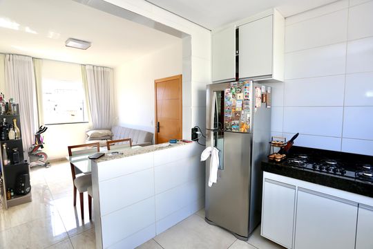 Cozinha e Área de Serviço de apartamento à venda com 3 quartos, 60m² em Europa, Contagem