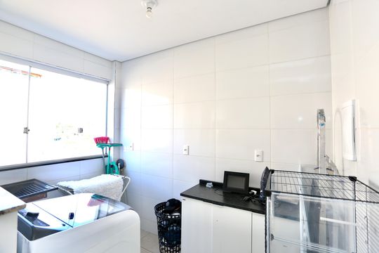 Cozinha e Área de Serviço de apartamento à venda com 3 quartos, 60m² em Europa, Contagem