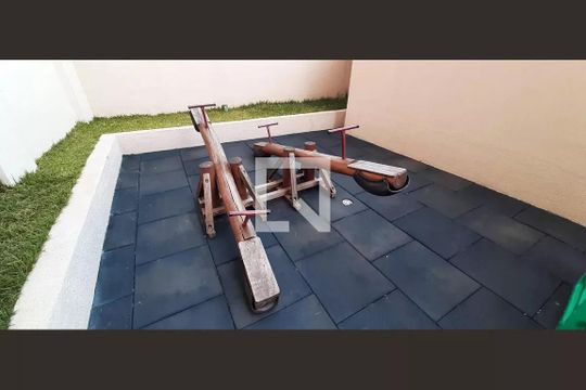 Área comum de apartamento para alugar com 2 quartos, 45m² em Quitaúna, Osasco