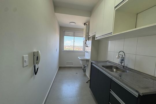 Cozinha de apartamento para alugar com 2 quartos, 45m² em Quitaúna, Osasco