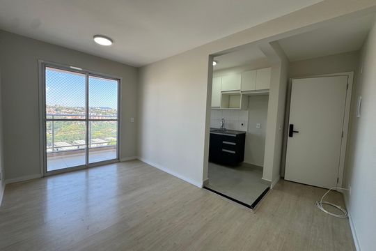 Sala de apartamento para alugar com 2 quartos, 45m² em Quitaúna, Osasco