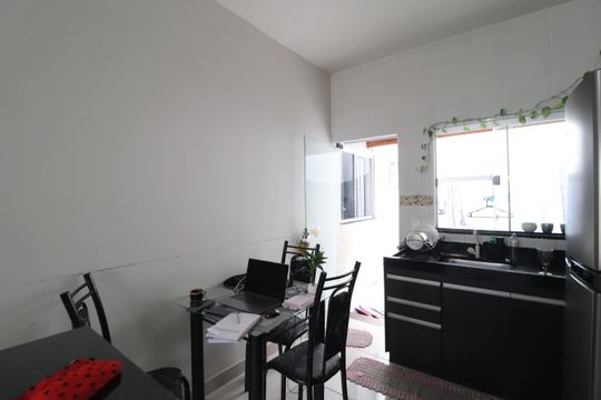 Cozinha de casa para alugar com 2 quartos, 53m² em Granada, Uberlândia