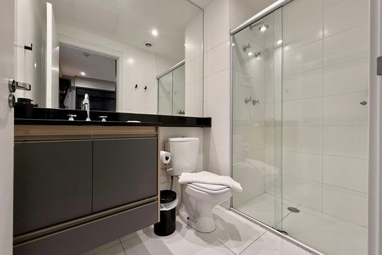 Banheiro Suíte  de apartamento para alugar com 1 quarto, 30m² em Brooklin, São Paulo