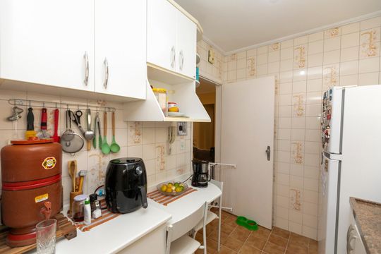 COZINHA de apartamento à venda com 1 quarto, 50m² em Centro, Campinas