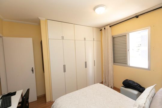 QUARTO de apartamento à venda com 1 quarto, 50m² em Centro, Campinas