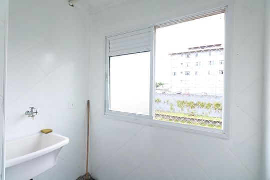 Área de Serviço de apartamento para alugar com 2 quartos, 43m² em Serraria, Diadema