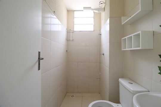 Banheiro Social de apartamento para alugar com 2 quartos, 50m² em Mansour, Uberlândia