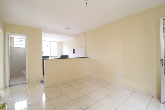 Sala de apartamento para alugar com 2 quartos, 50m² em Mansour, Uberlândia