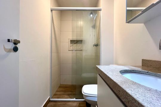 Banheiro de kitnet/studio para alugar com 1 quarto, 37m² em Jardim Paulista, São Paulo
