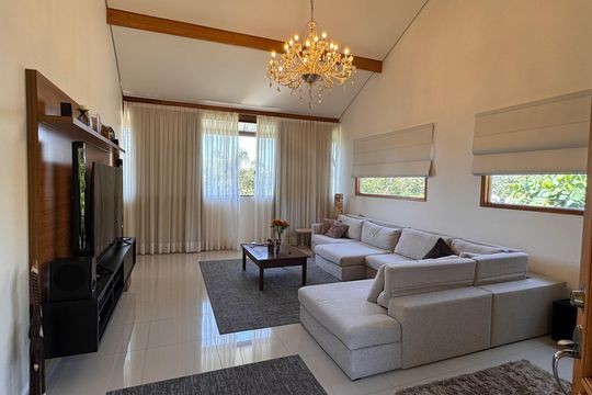 Casa de Condomínio para alugar com 3 quartos, 800m² em Granja Viana Ii, Cotia
