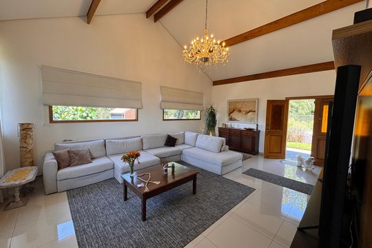Sala de casa de condomínio para alugar com 3 quartos, 800m² em Granja Viana Ii, Cotia