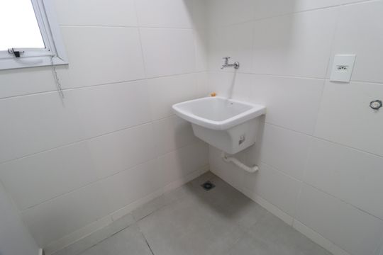 Área de Serviço de apartamento para alugar com 2 quartos, 58m² em Segismundo Pereira, Uberlândia