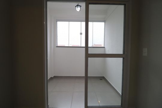 Sacada de apartamento para alugar com 2 quartos, 58m² em Segismundo Pereira, Uberlândia
