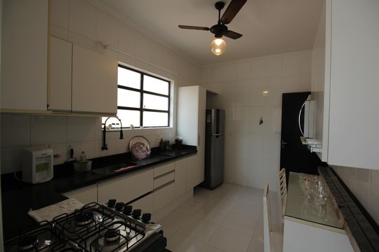 Cozinha de apartamento para alugar com 1 quarto, 63m² em Boqueirão, Santos
