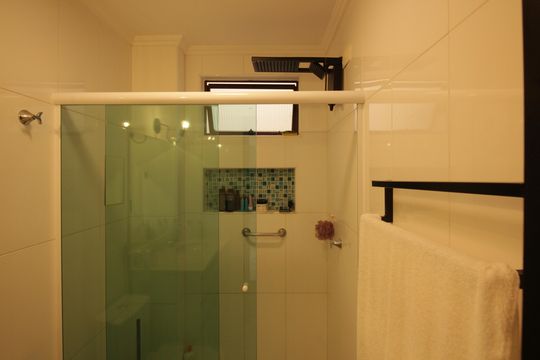 Banheiro de apartamento para alugar com 1 quarto, 63m² em Boqueirão, Santos
