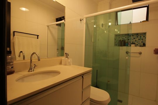 Banheiro de apartamento para alugar com 1 quarto, 63m² em Boqueirão, Santos