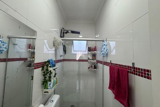 Banheiro 2 de casa de condomínio à venda com 2 quartos, 59m² em Santa Maria, Osasco