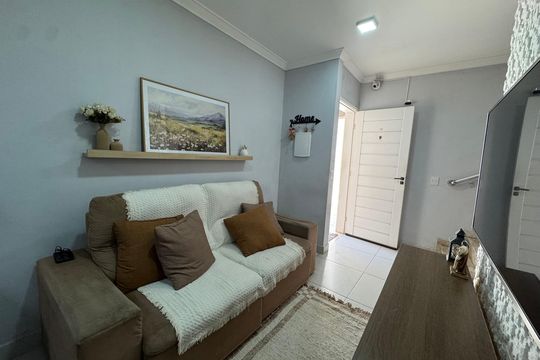 Sala de casa de condomínio à venda com 2 quartos, 59m² em Santa Maria, Osasco