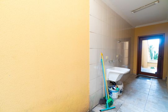 Lavanderia de casa para alugar com 3 quartos, 230m² em Parque Jabaquara, São Paulo
