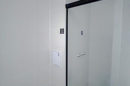Banheiro de kitnet/studio à venda com 1 quarto, 24m² em Tatuapé, São Paulo