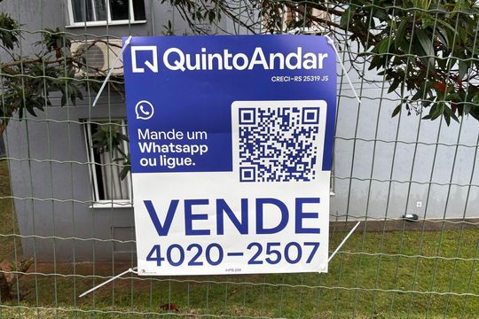 Plaquinha Instalada código IHPB-299 de apartamento para alugar com 2 quartos, 43m² em Morro Santana, Porto Alegre