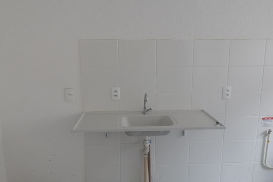 Cozinha de apartamento para alugar com 2 quartos, 41m² em Santa Cruz, Rio de Janeiro