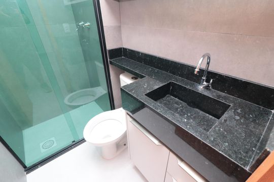 Banheiro de apartamento para alugar com 2 quartos, 41m² em Parada Xv de Novembro, São Paulo