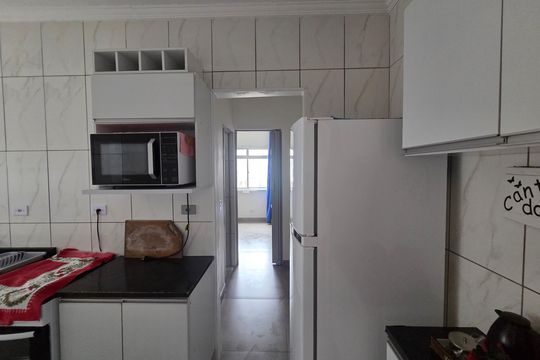 Cozinha de apartamento para alugar com 1 quarto, 50m² em Aviação, Praia Grande