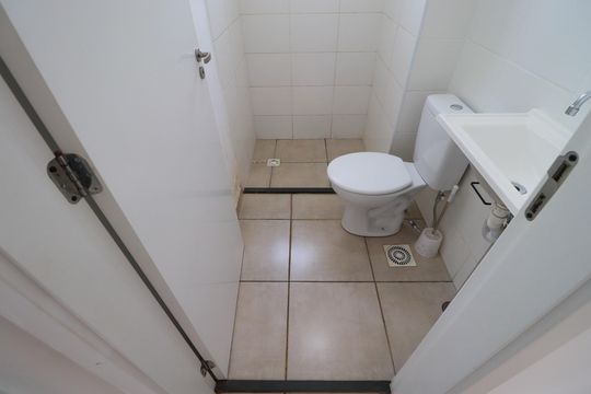 Banheiro  de apartamento para alugar com 2 quartos, 39m² em Jardim Diva Tarla de Carvalho, Ribeirão Preto