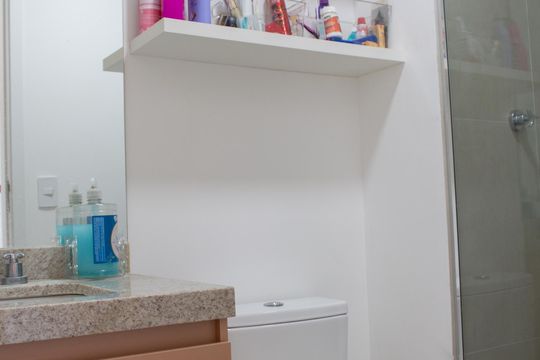 Banheiro de kitnet/studio para alugar com 1 quarto, 24m² em Santo Amaro, São Paulo