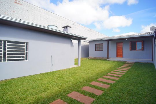 Quintal de casa para alugar com 3 quartos, 100m² em Scharlau, São Leopoldo