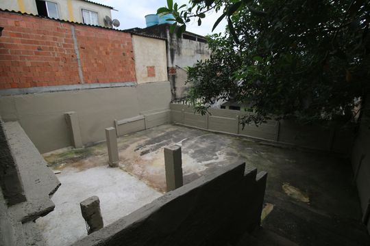 Quintal de casa para alugar com 3 quartos, 58m² em Irajá, Rio de Janeiro