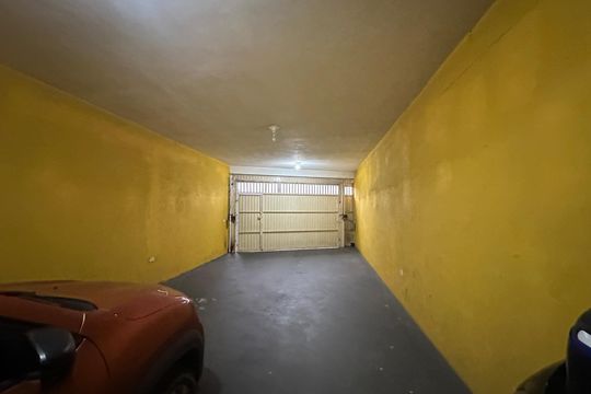 Garagem de casa à venda com 3 quartos, 500m² em Cidade Ariston Estela Azevedo, Barueri