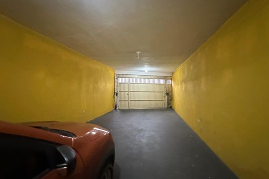 Garagem de casa à venda com 3 quartos, 500m² em Cidade Ariston Estela Azevedo, Barueri