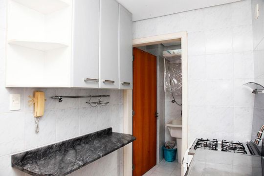 Cozinha + Área de Serviço de apartamento à venda com 1 quarto, 49m² em Centro Histórico, Porto Alegre